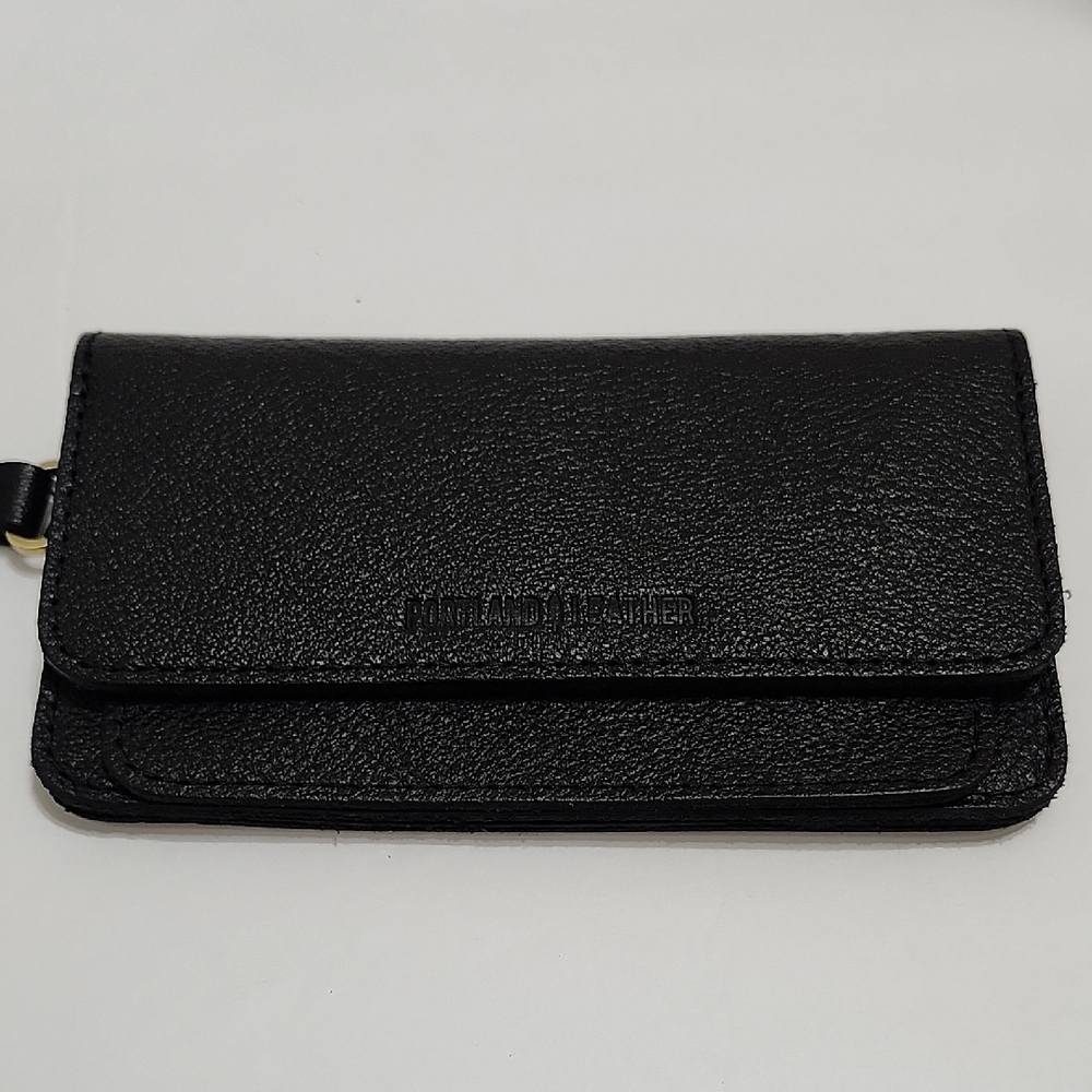 Portland Leather Pebbled Black Lily Wristlet ☆